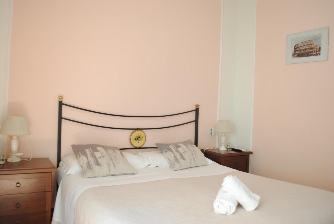 Single Room with Bathroom,744765688:JPEG