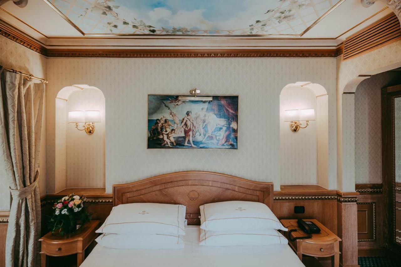 One-Bedroom Suite with City View