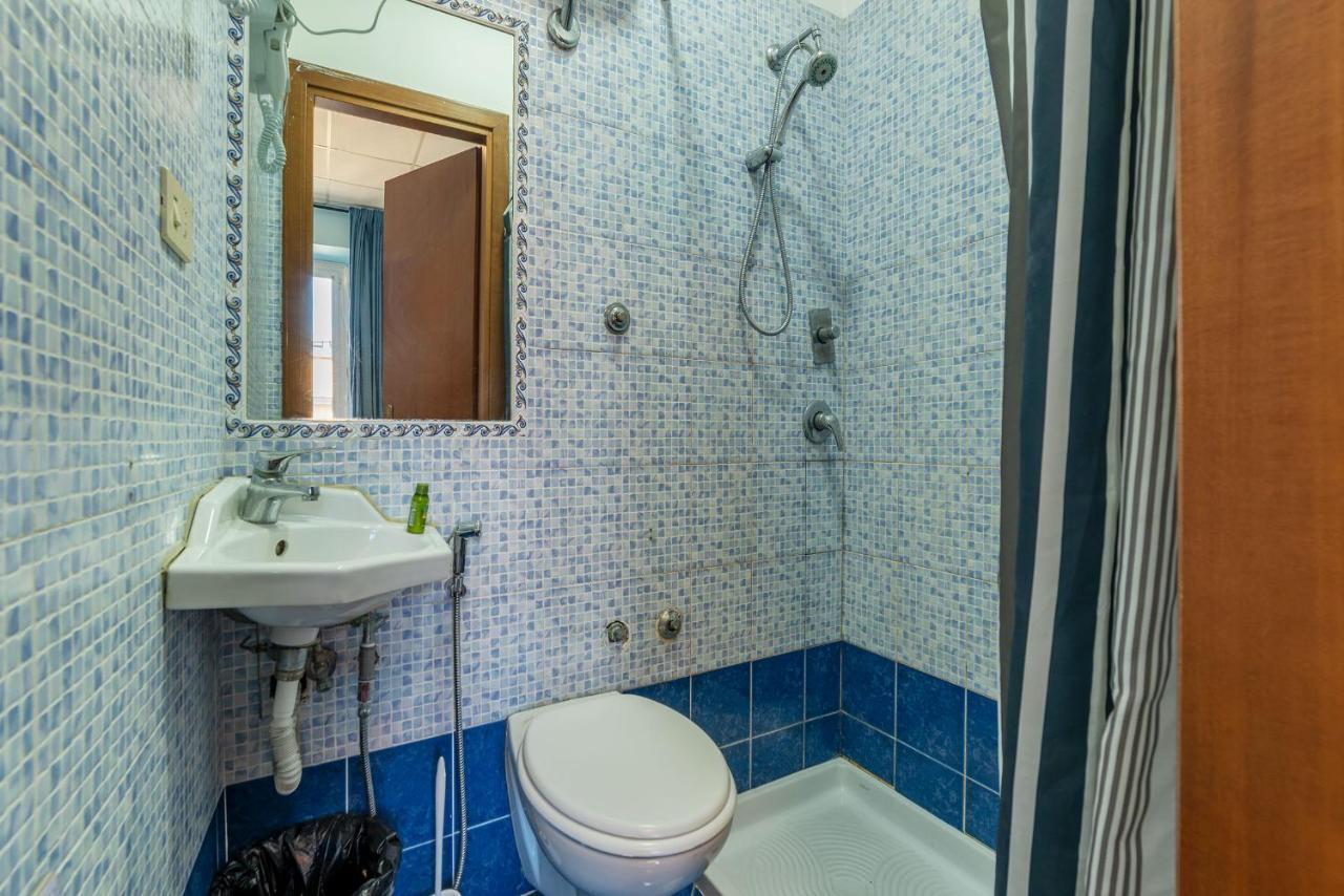 Single Room with Private Bathroom