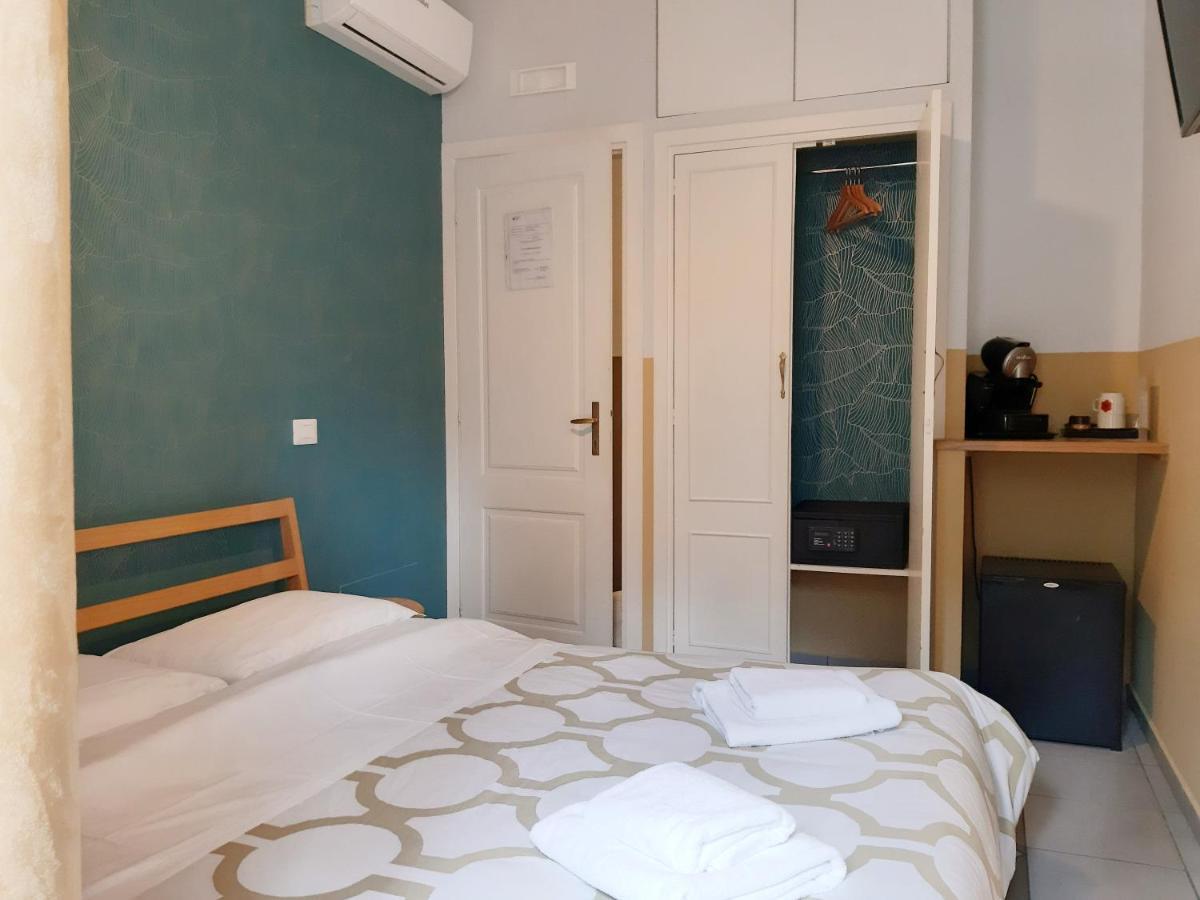 Small Double Room,128775426:JPEG