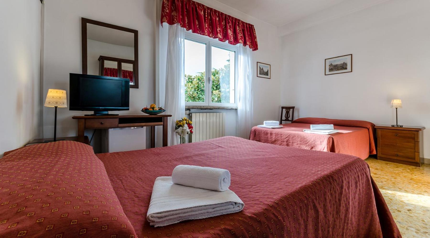 Triple Room,1274682769:JPEG