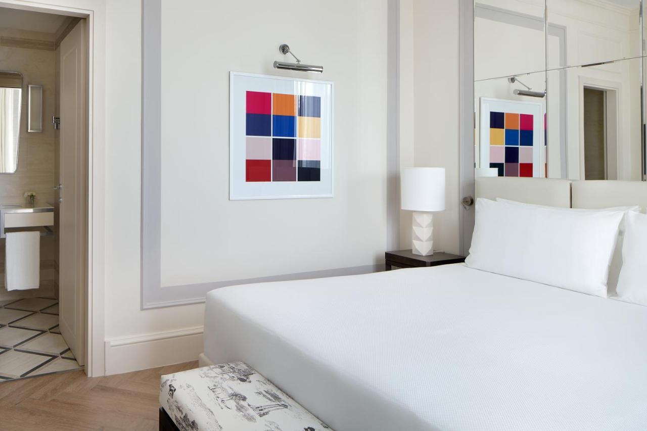 Suite with Sofa Bed