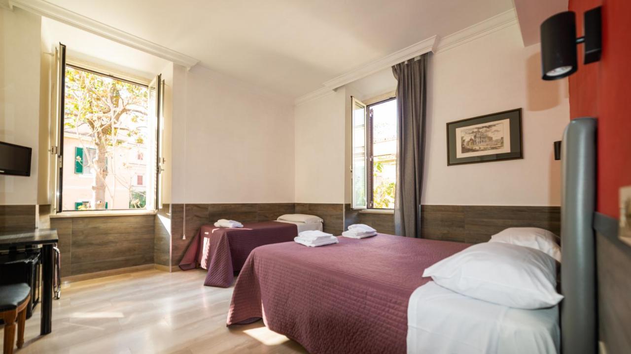 Triple Room