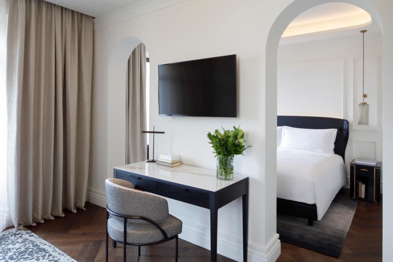 Junior King Suite with Sofa Bed and View
