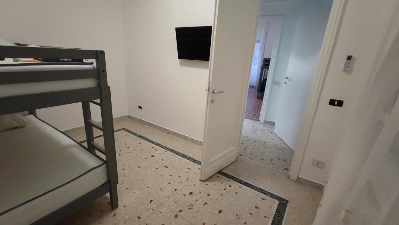 Family Room,1475174185:JPEG