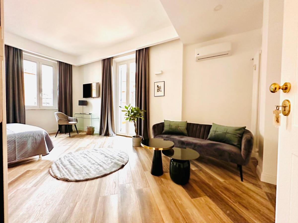 Deluxe Double Room Balcony,1498780354:JPEG