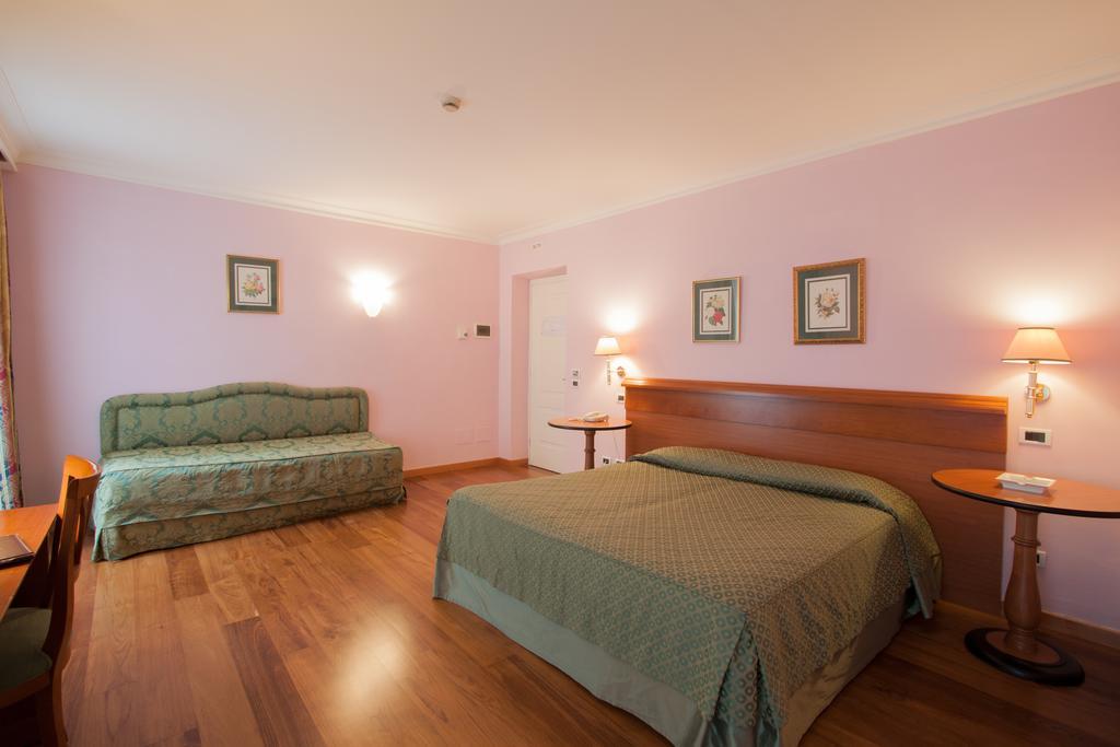 Comfort Triple Room