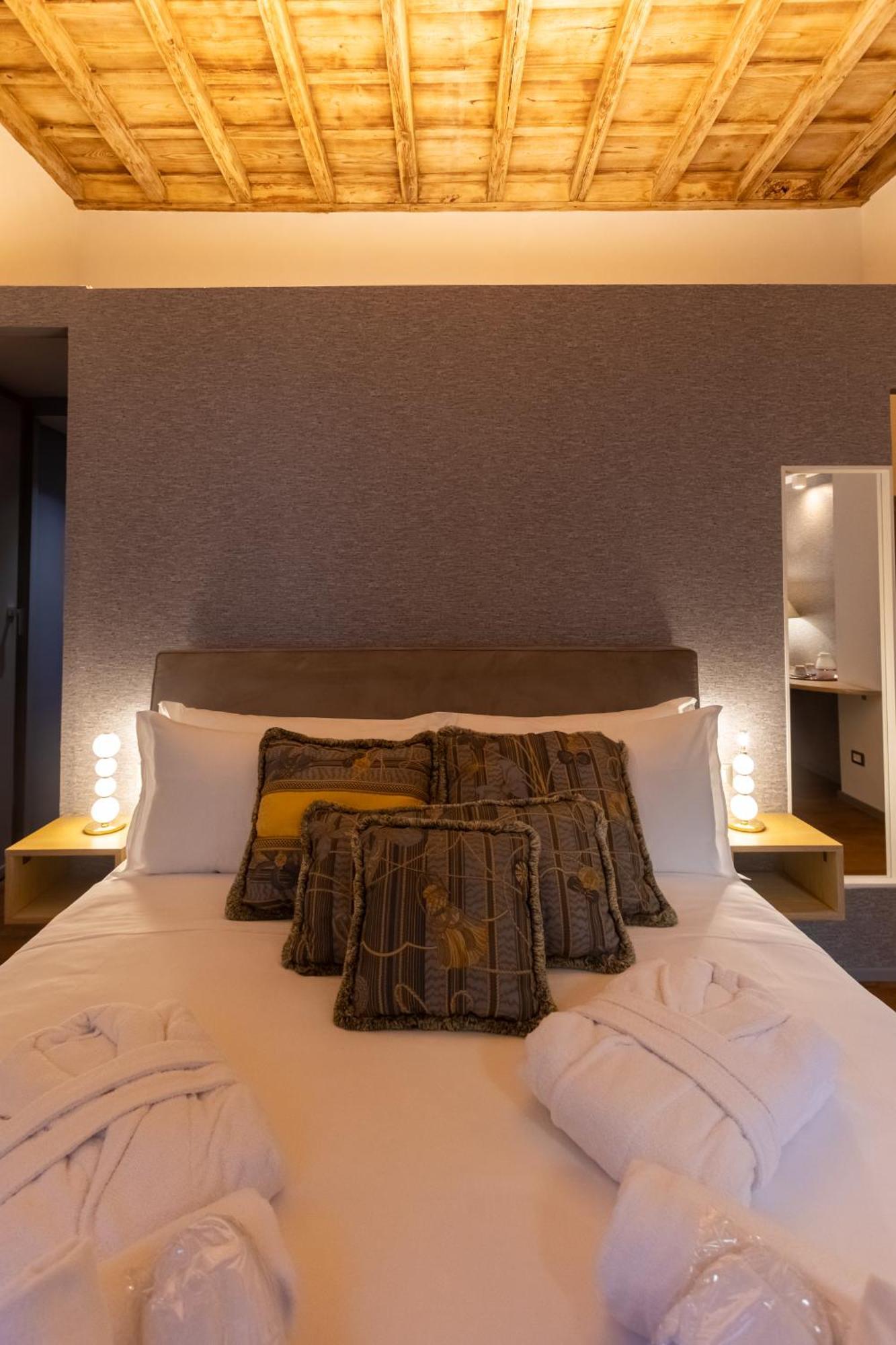 Two-Bedroom Suite,1535047510:JPEG