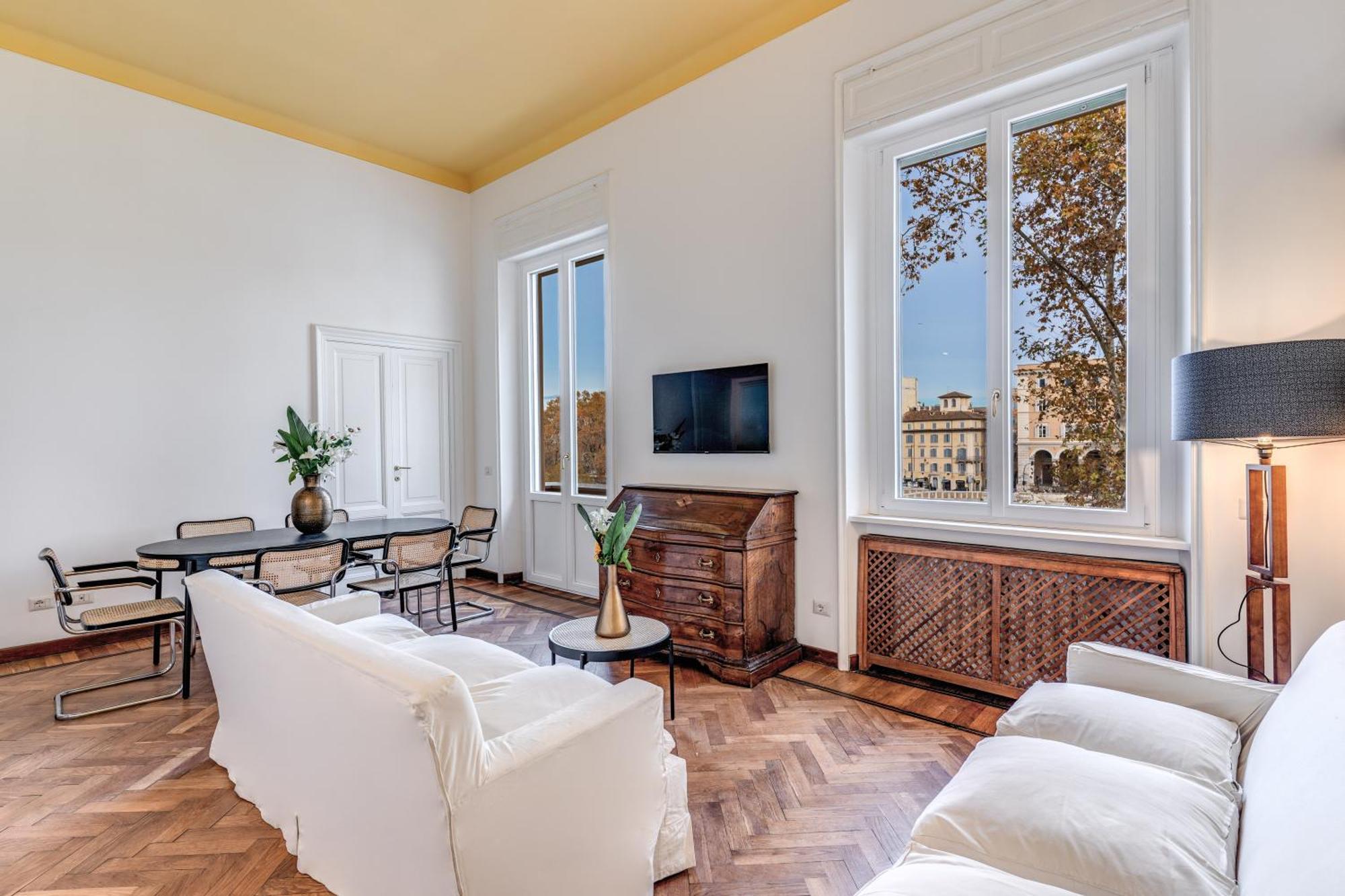 Three-Bedroom Apartment - Separate Building, Address: Lungotevere Raffaello Sanzio n.1