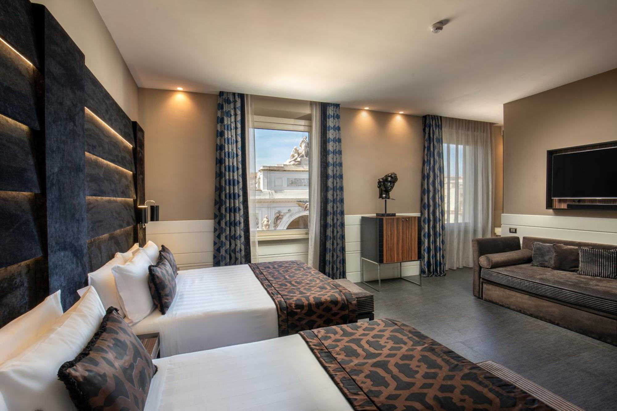 Quadruple Open Suite