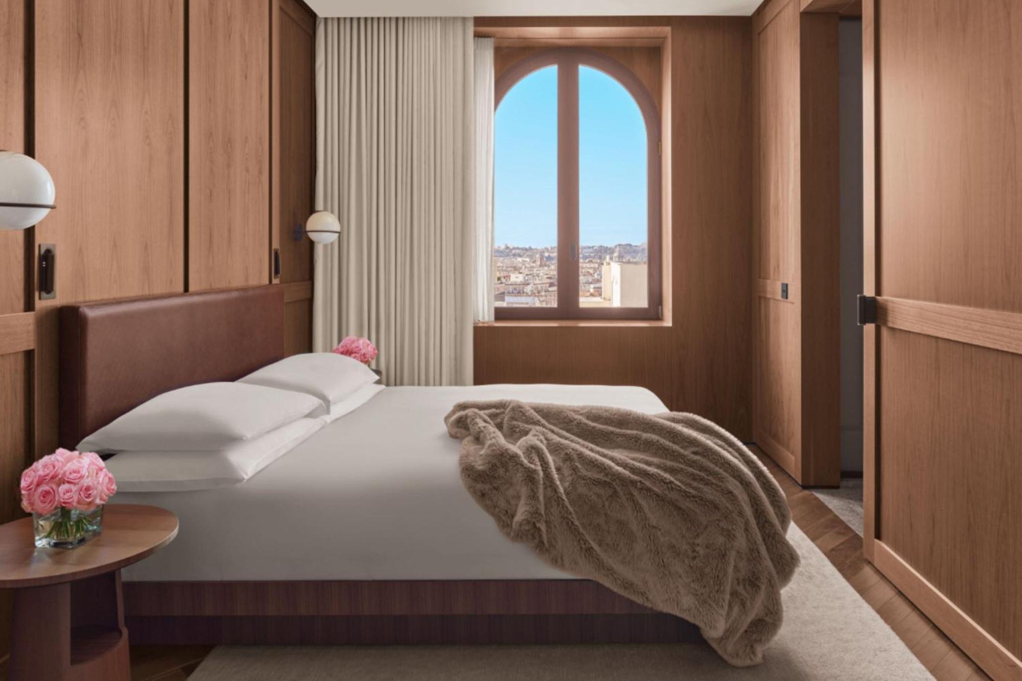 Premier Skyline King Room - High Floor