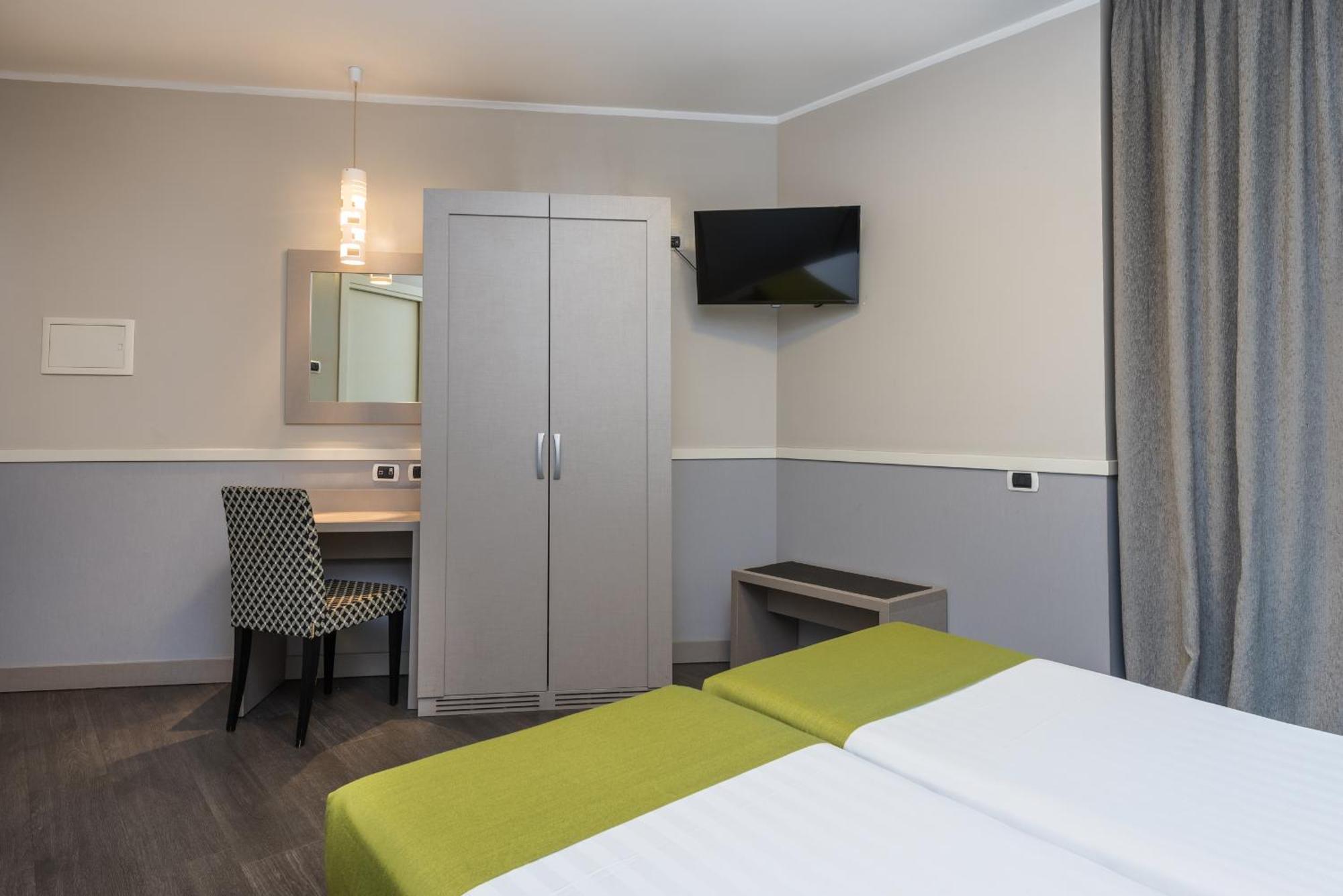 Classic Twin Room