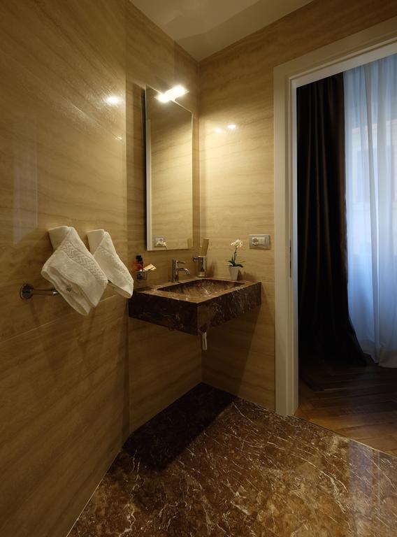 Superior Triple Room with City View