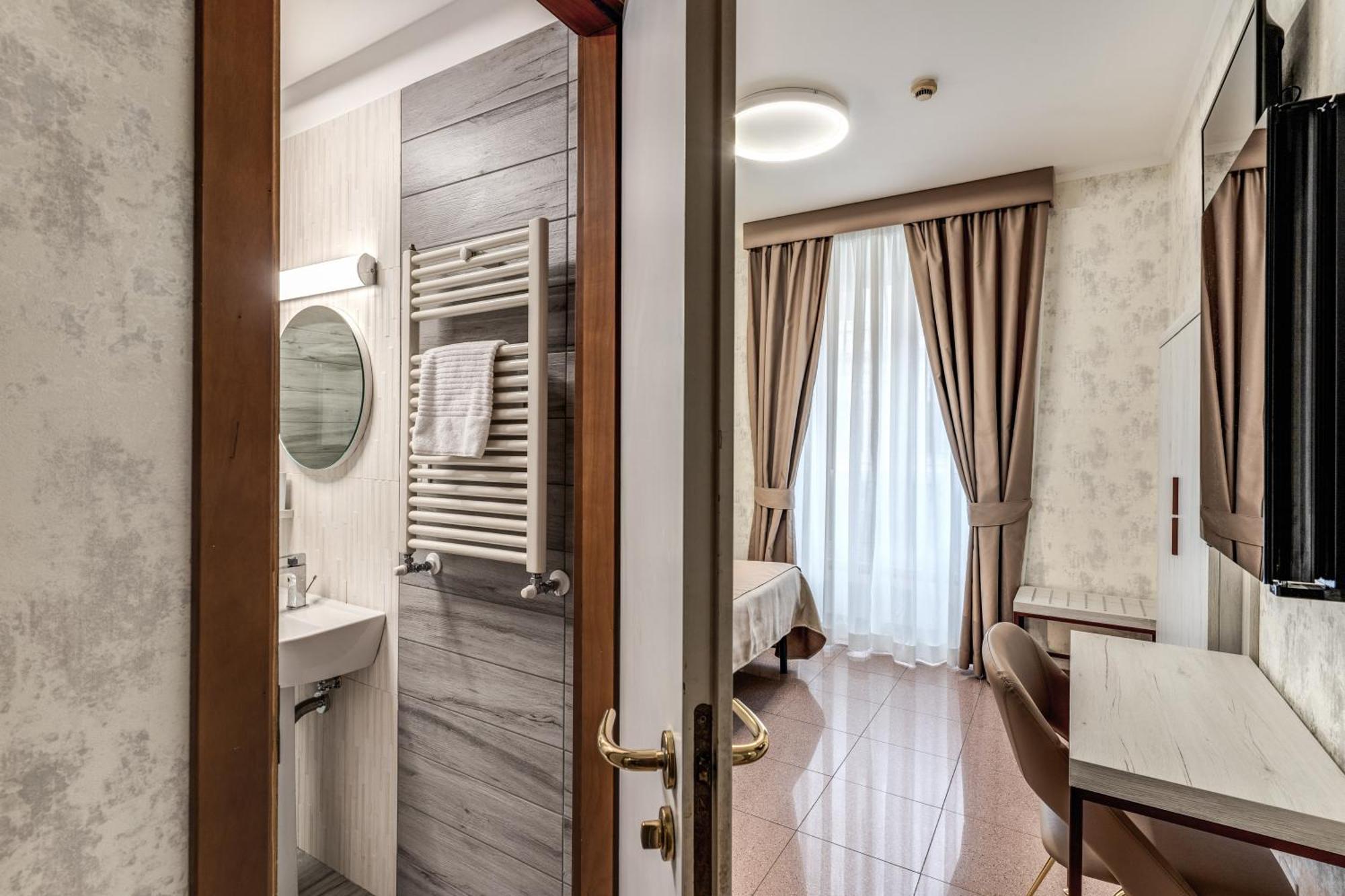 Superior Queen Room