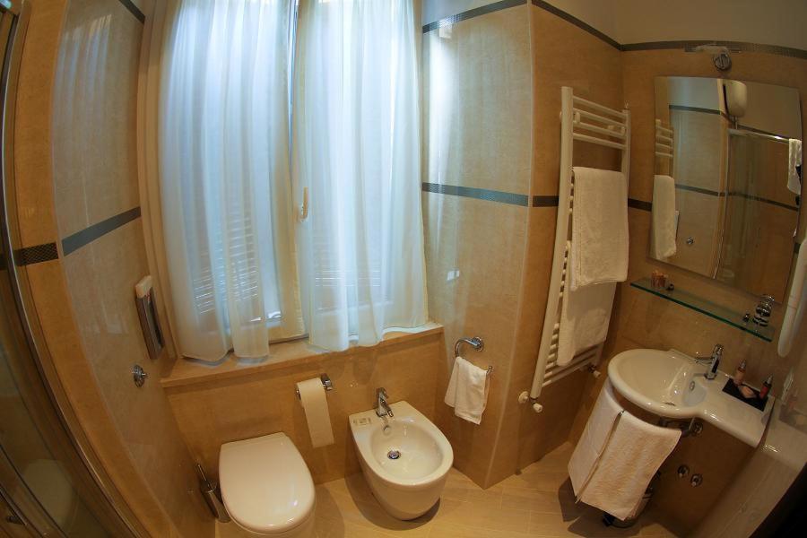 Deluxe Double or Twin Room with City View