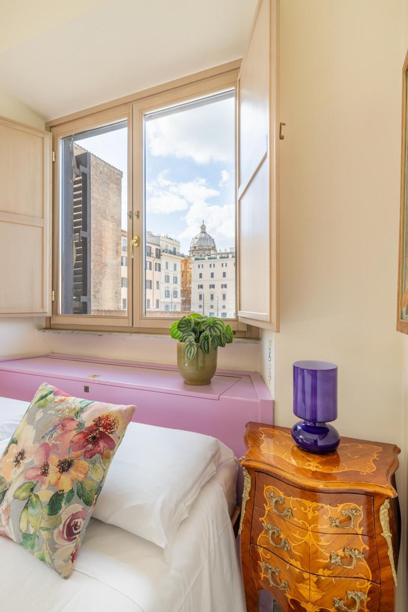 Deluxe Double or Twin Room with City View