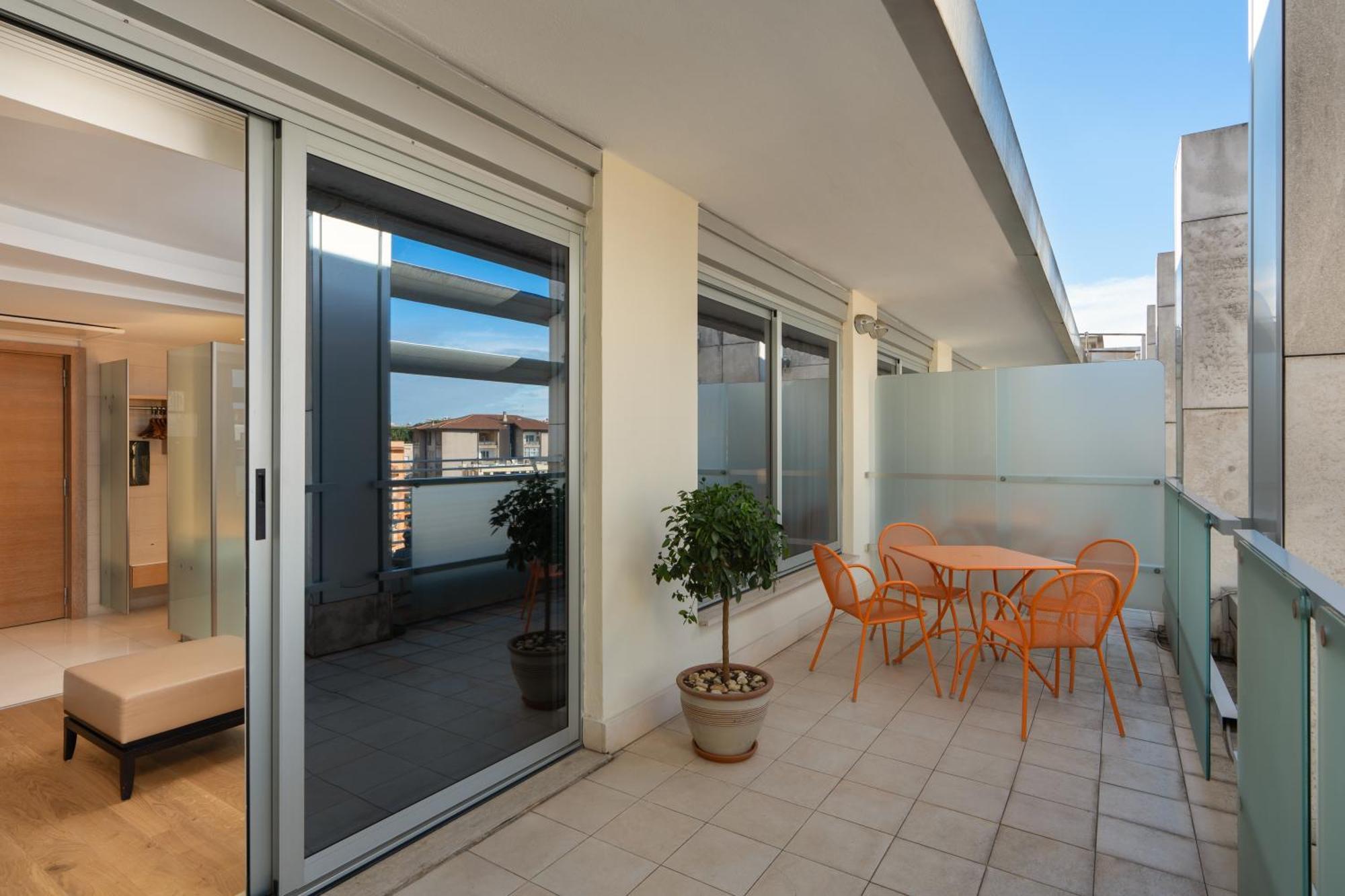 Family Double Bed with Balcony