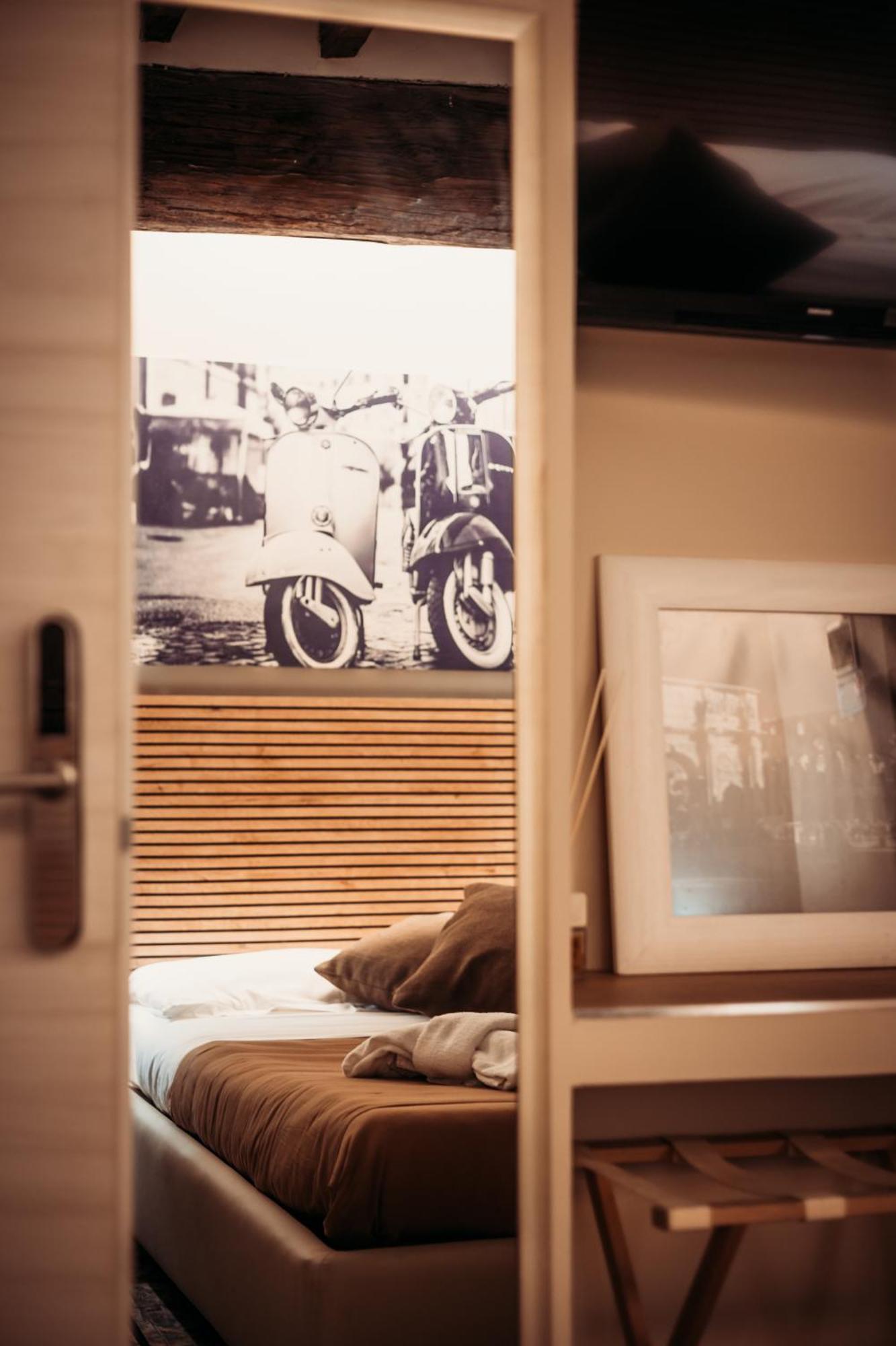 Triple Room,1662393394:JPEG