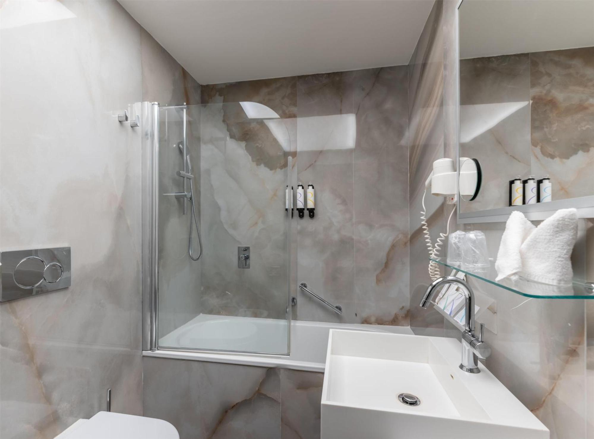 Comfort King Room
