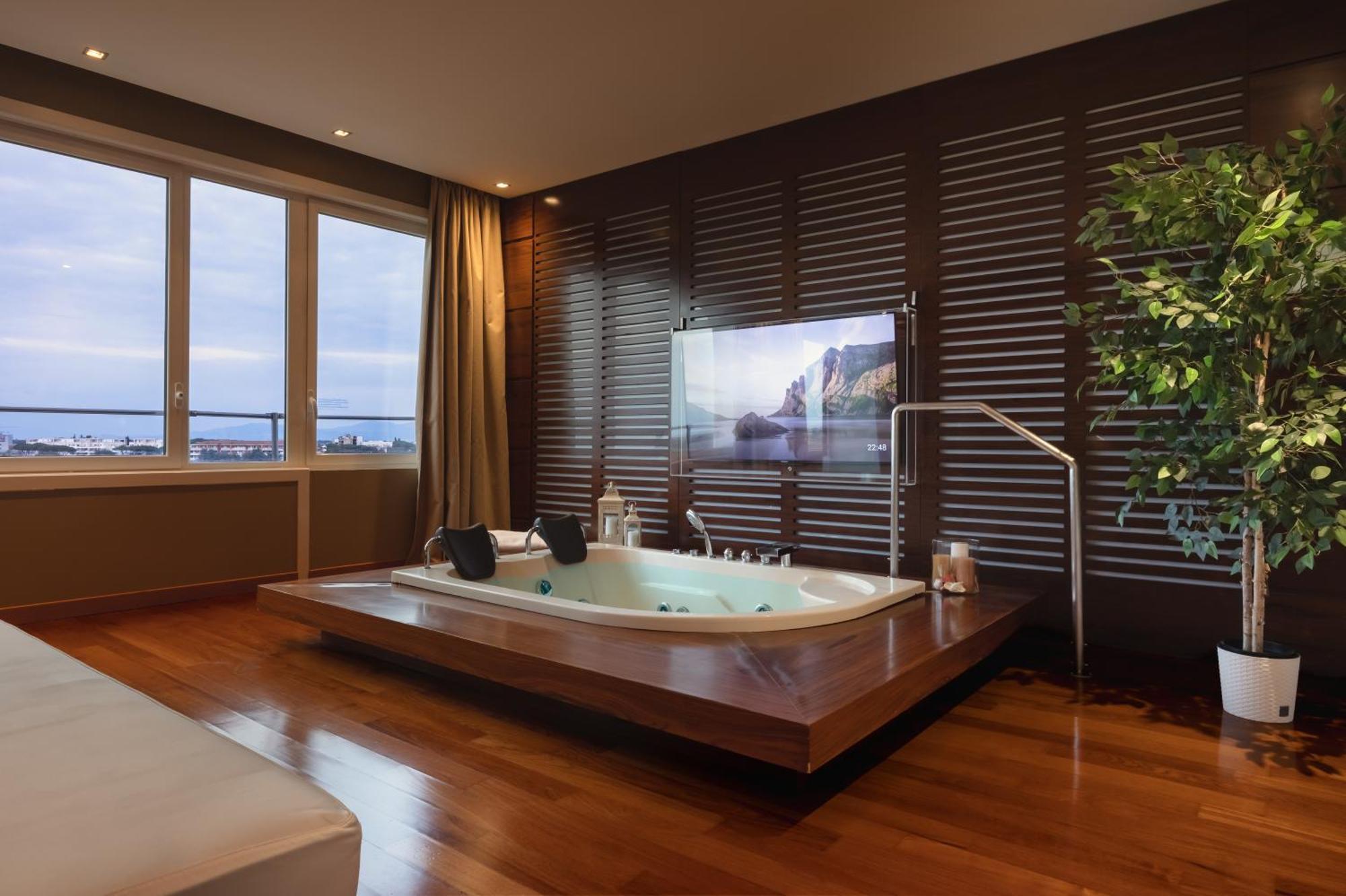 King Suite with Spa Bath