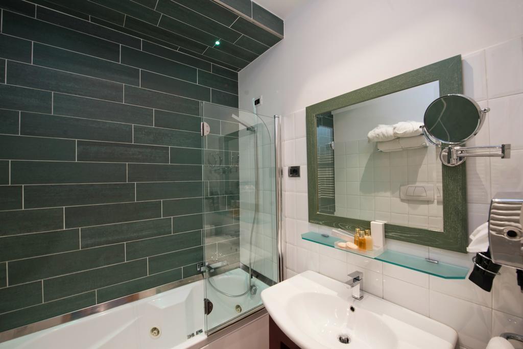 Deluxe Double or Twin Room with Spa Bath