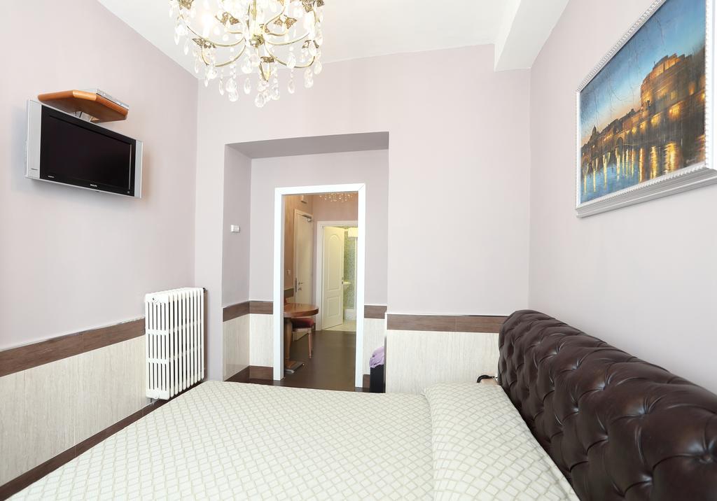 Single Room,1083565144:JPEG