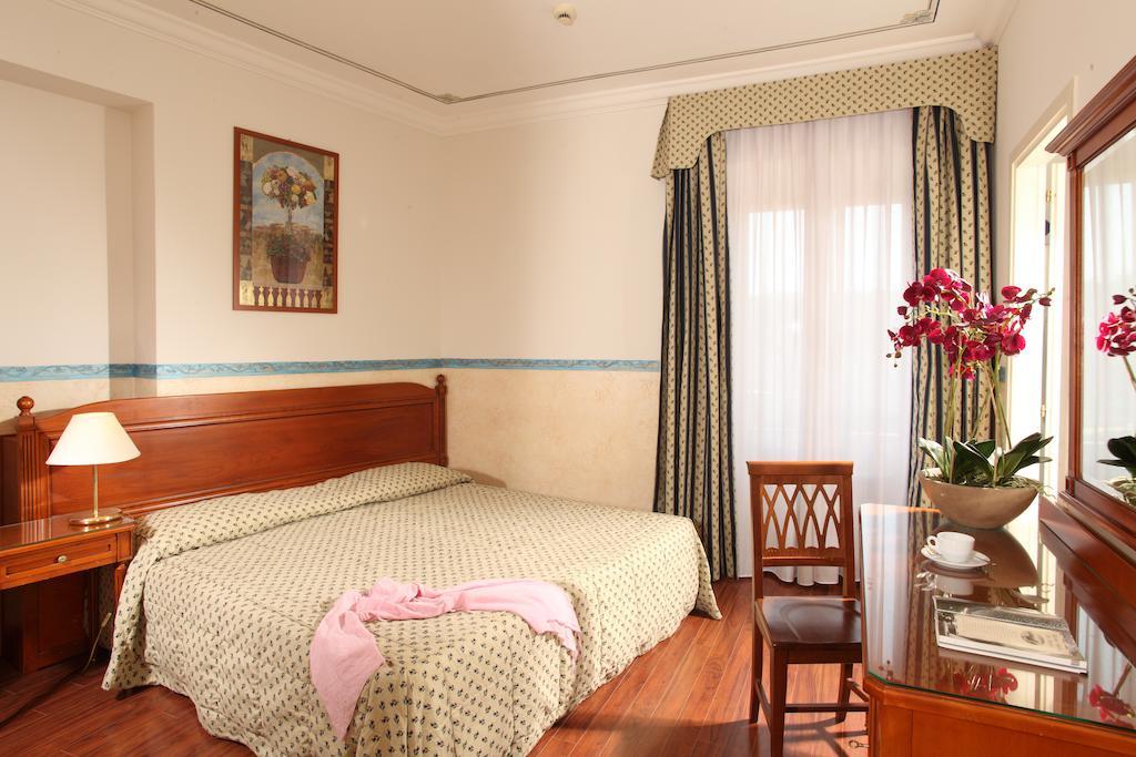 Double Room,1697792811:JPEG
