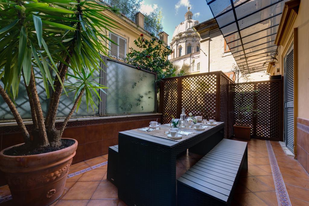 One-Bedroom Apartment with Terrace