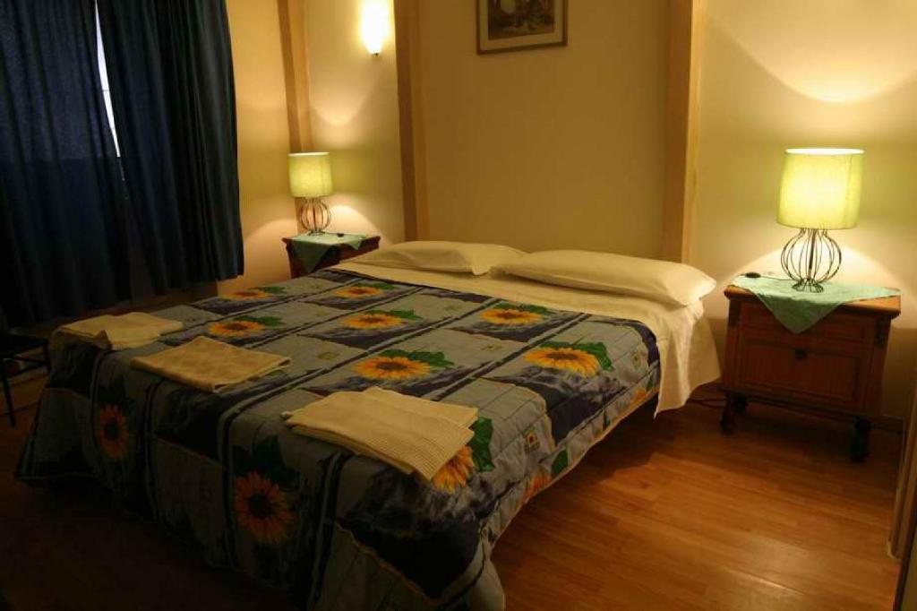 Double or Twin Room,413412342:JPEG