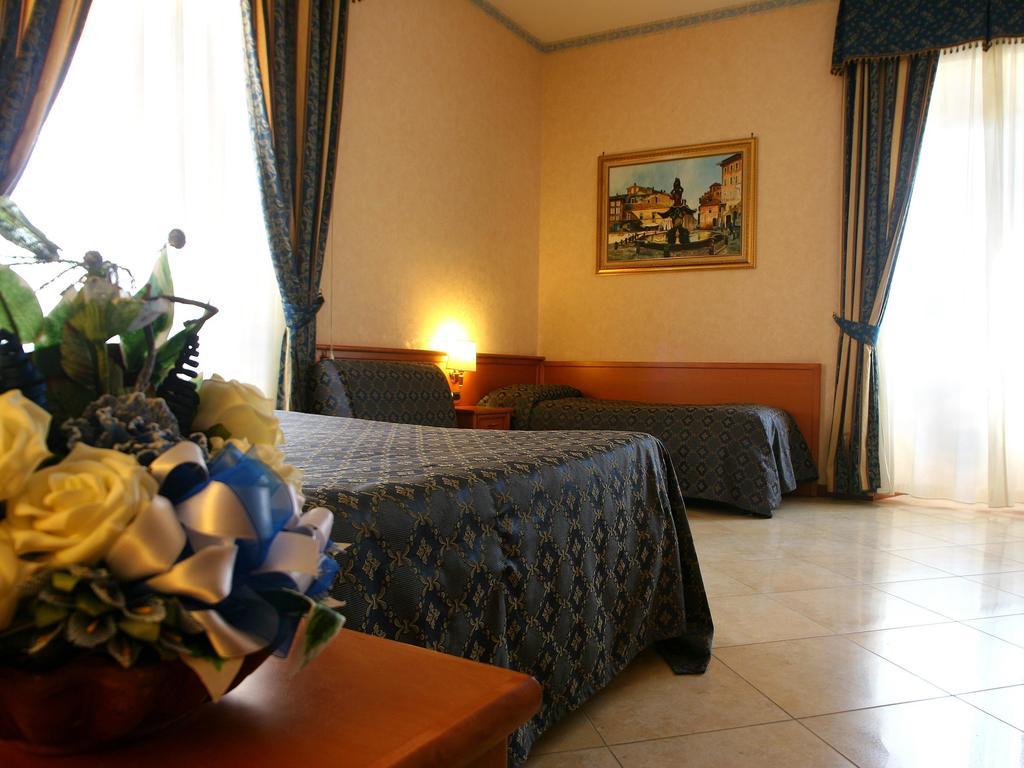 Triple Room,767017687:JPEG