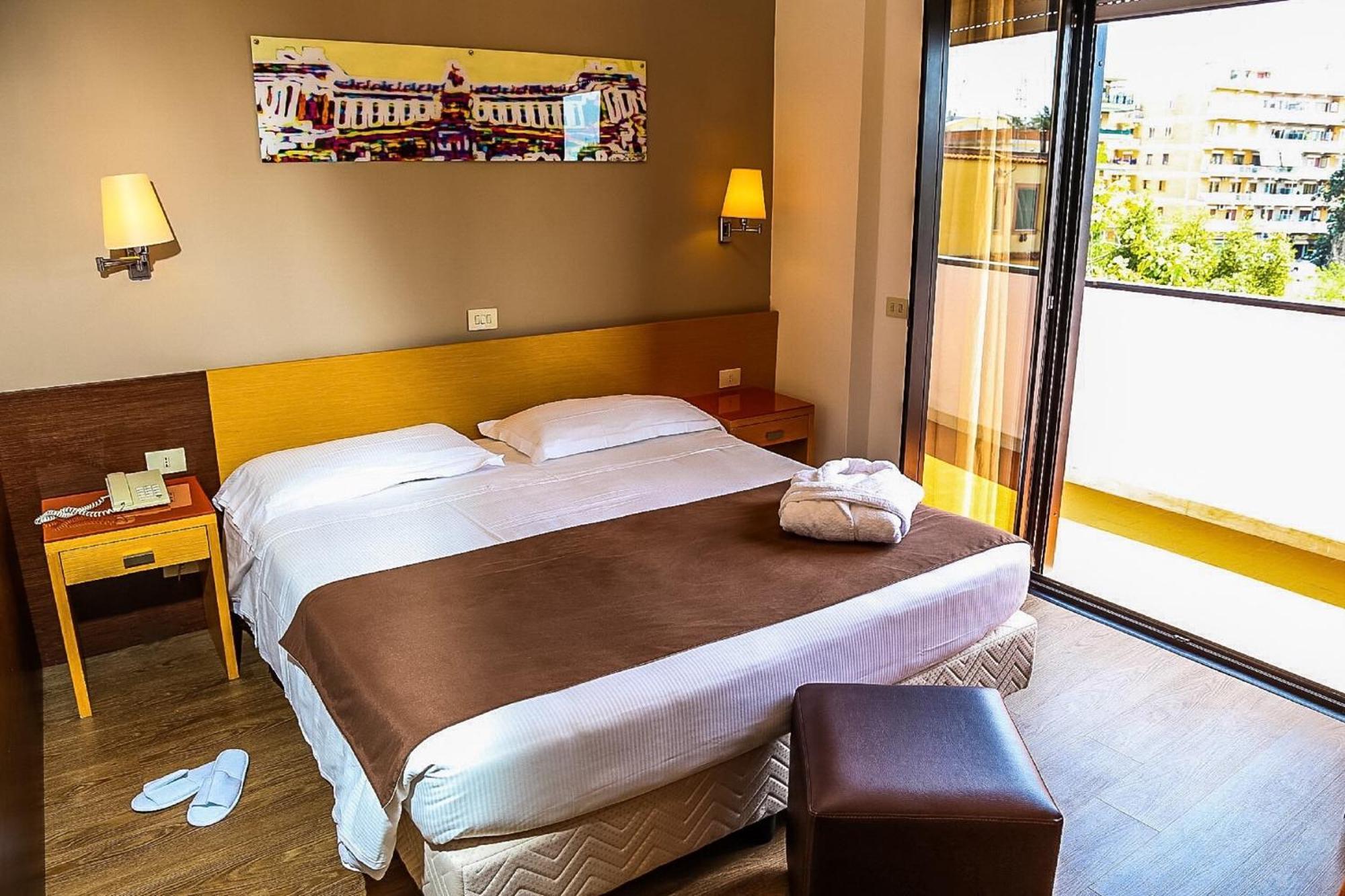 Deluxe Room,685732656:JPEG