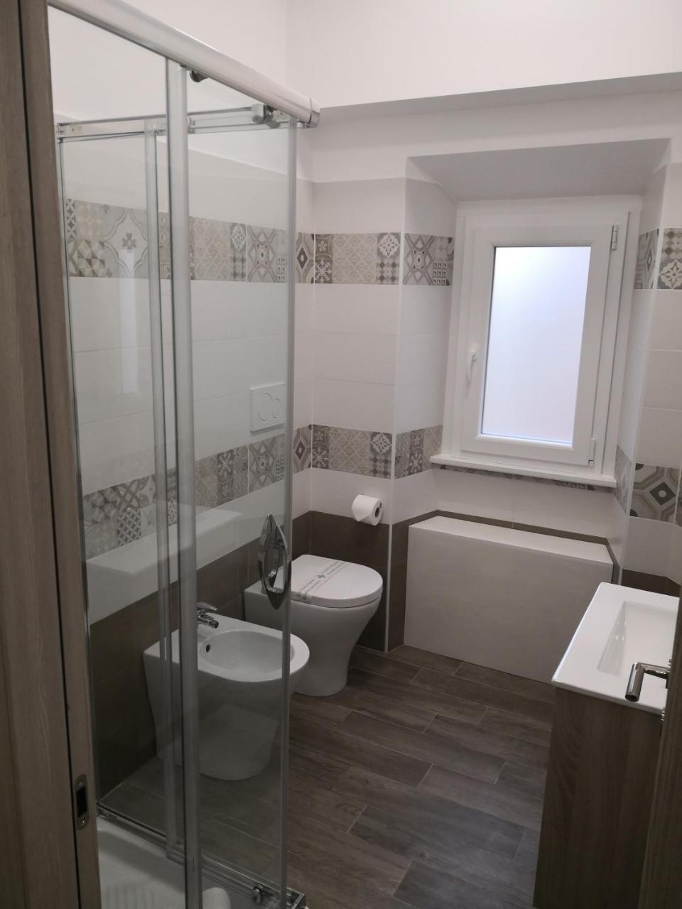 Triple Room Private Bathroom,744180472:JPEG