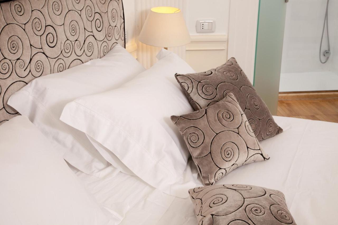 Superior Double Room with Colosseum View