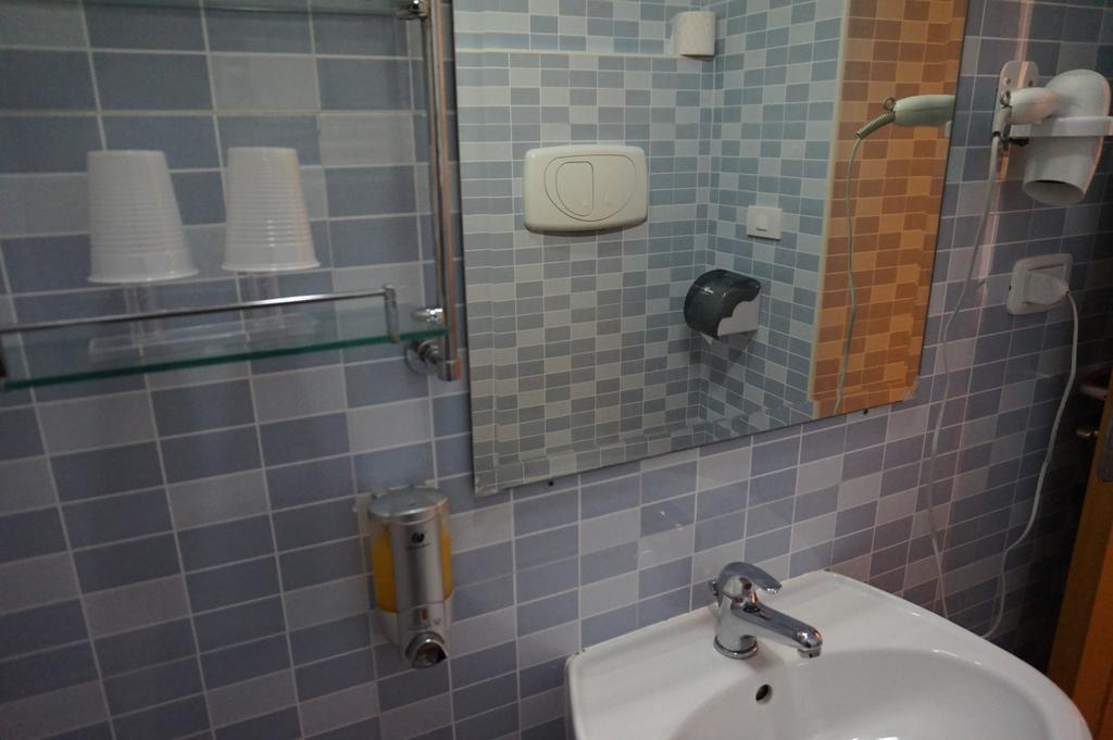 Single Room,81229485:JPEG