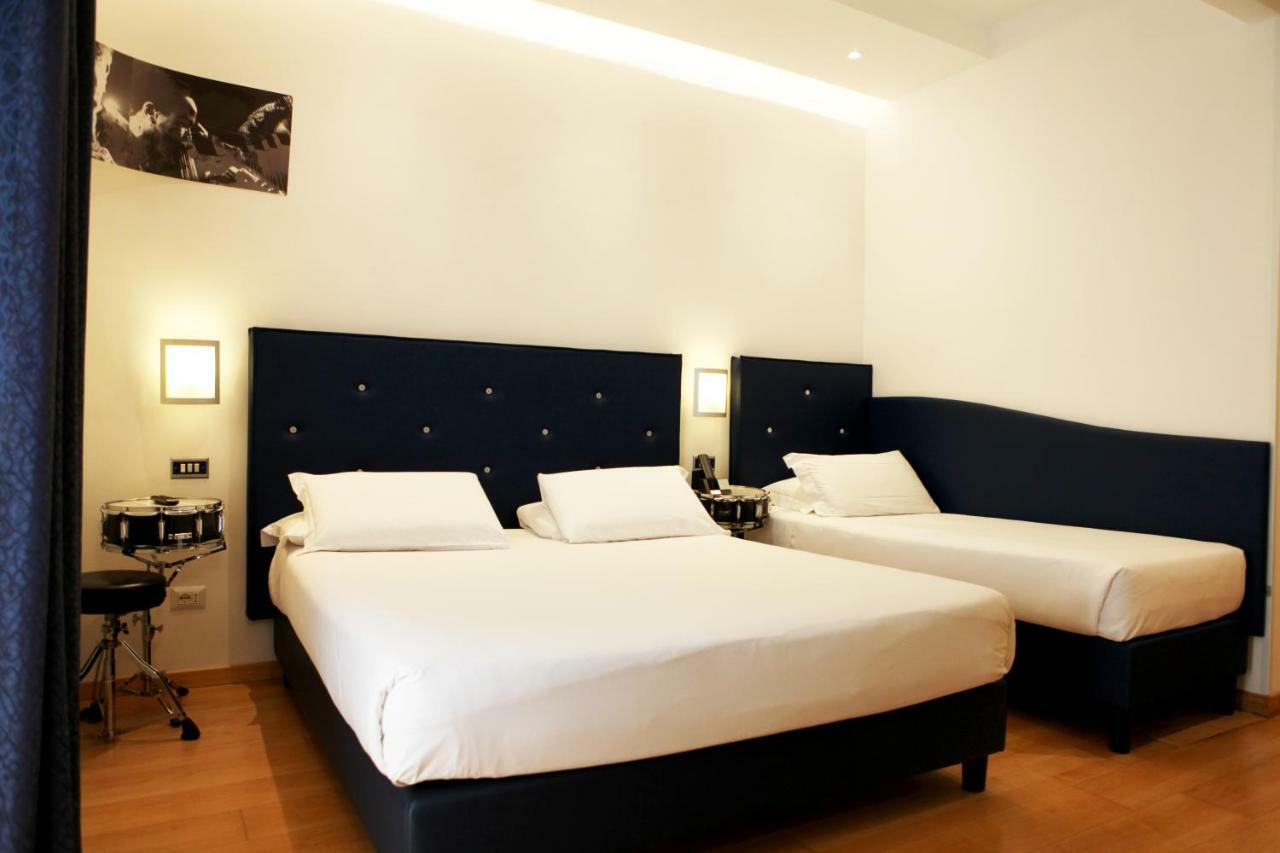 Triple Room,909810442:JPEG