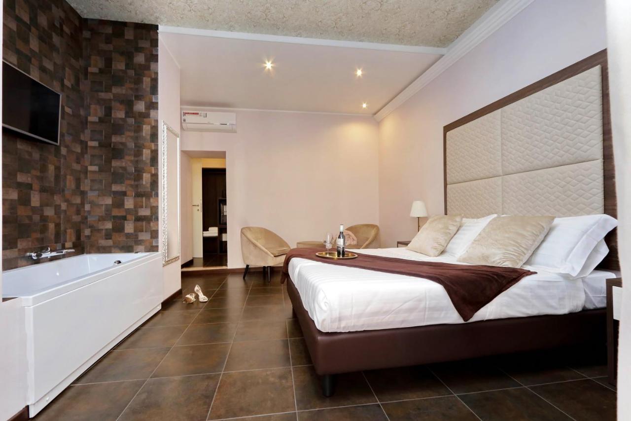 King Room with Spa Bath