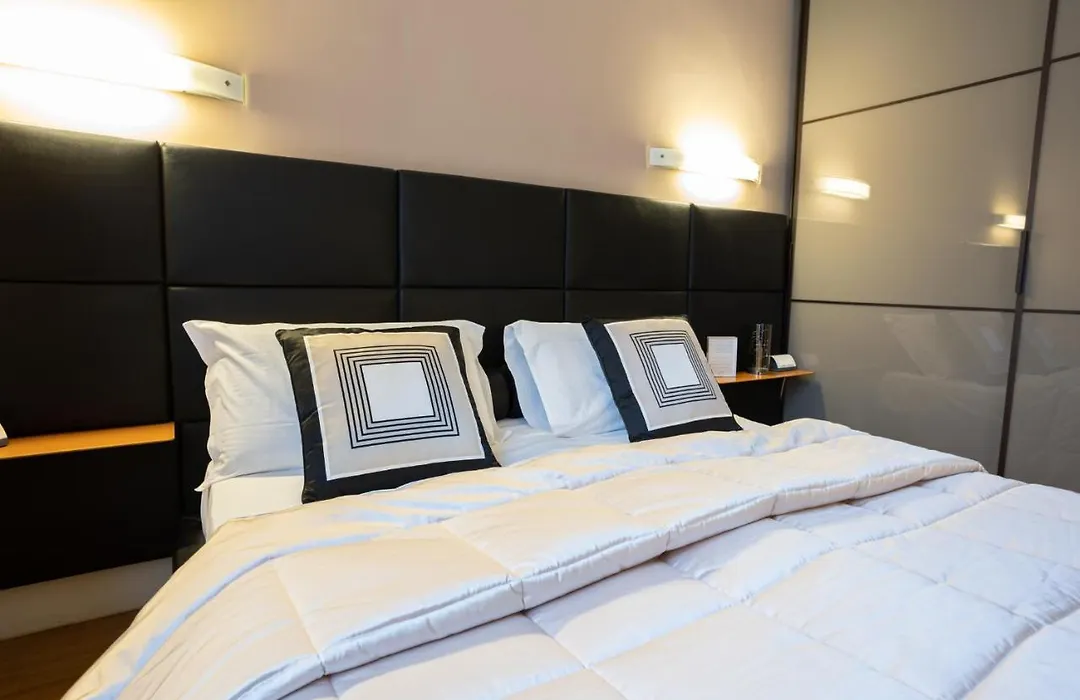 Cardilli Luxury Rooms-1