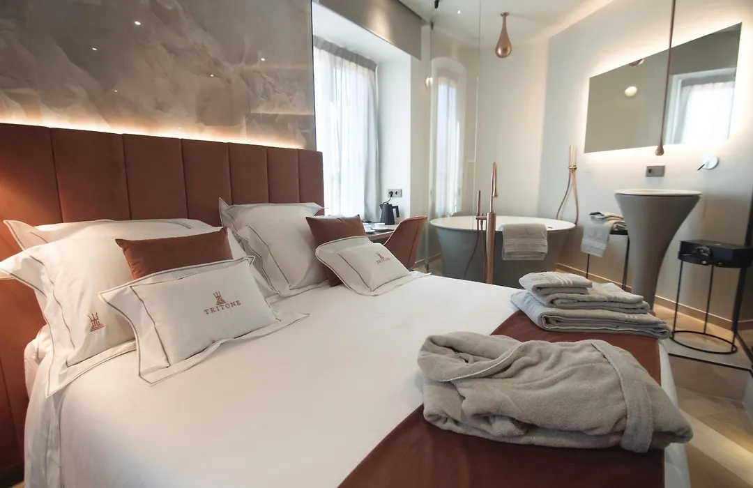 Tritone Luxury Suites Fontana Di Trevi-1
