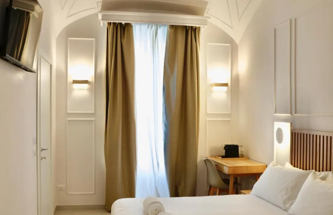 Domus Maxima - Rome Suite & Rooms-1