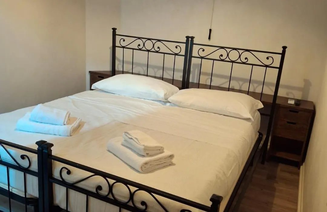 Lighthouse Suites Trastevere-1