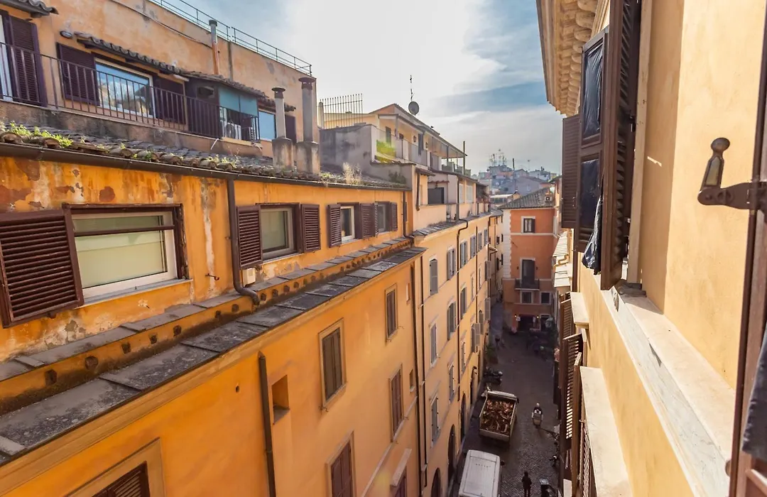 Daplace - La Mongolfiera Rooms In Navona-1