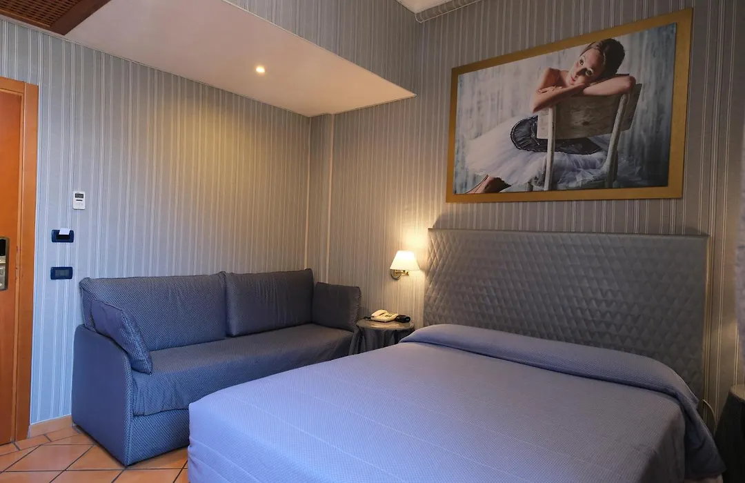 Hotel Lirico-1