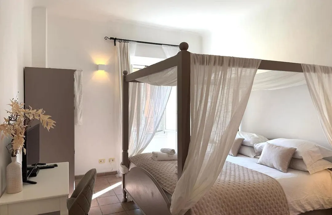 Aenea'S B&B-1