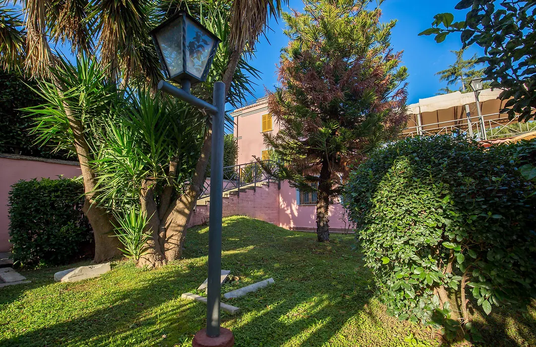 Hotel Arco Di Travertino-1