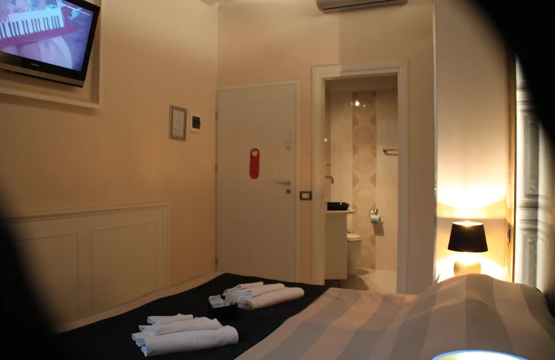 Navona Nice Room-1