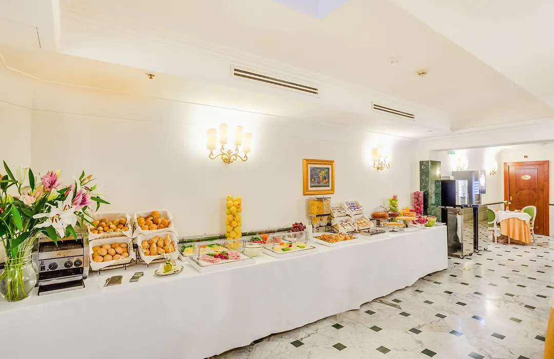Raeli Hotel Regio-1