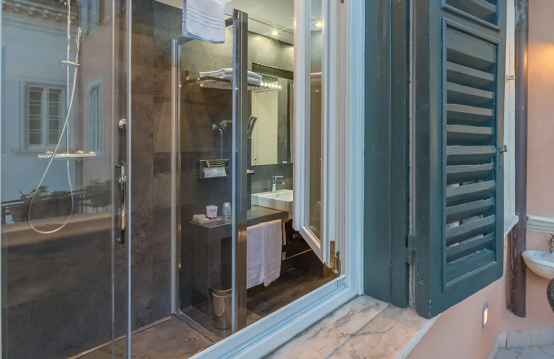 Les Diamants Spanish Steps Suite-1