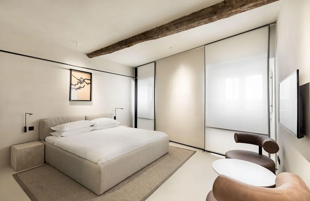 Hotel Scenario-1