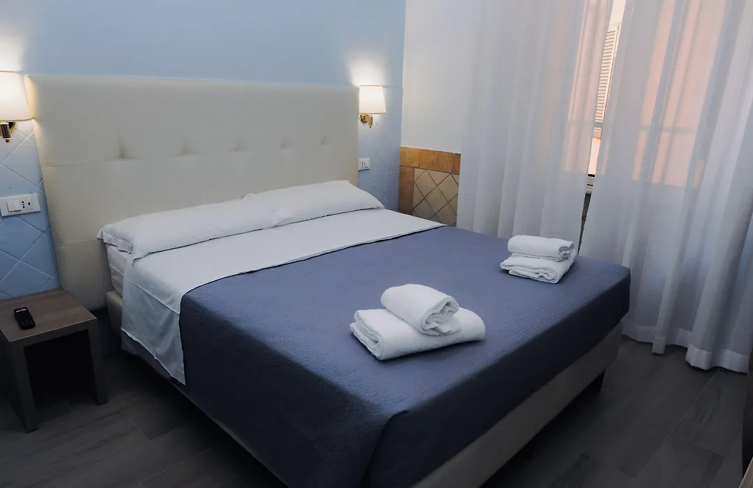 Square Inn-1
