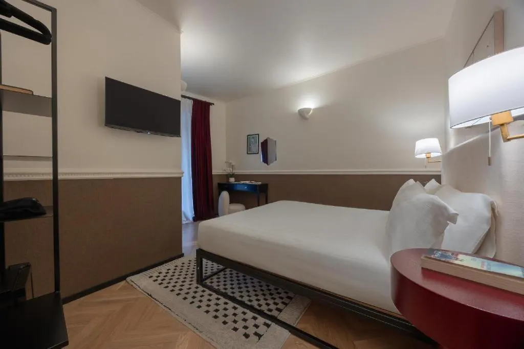 Piazza Di Spagna Prestige-1